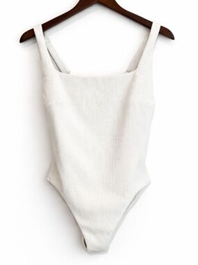 Form and Fold Women's White Swimsuit One Piece The Square Size 36FF new